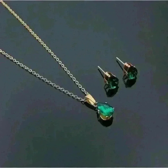 Emerald Green Cubic Jewelry Set includes a delicate 18k gold-filled necklace - Picture 1 of 3